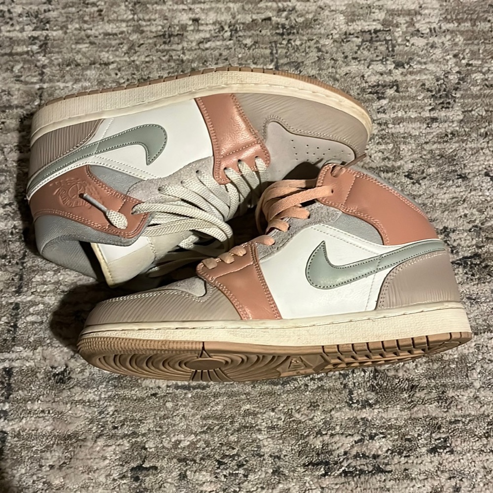Nike Air Jordan 1 Mid Milan